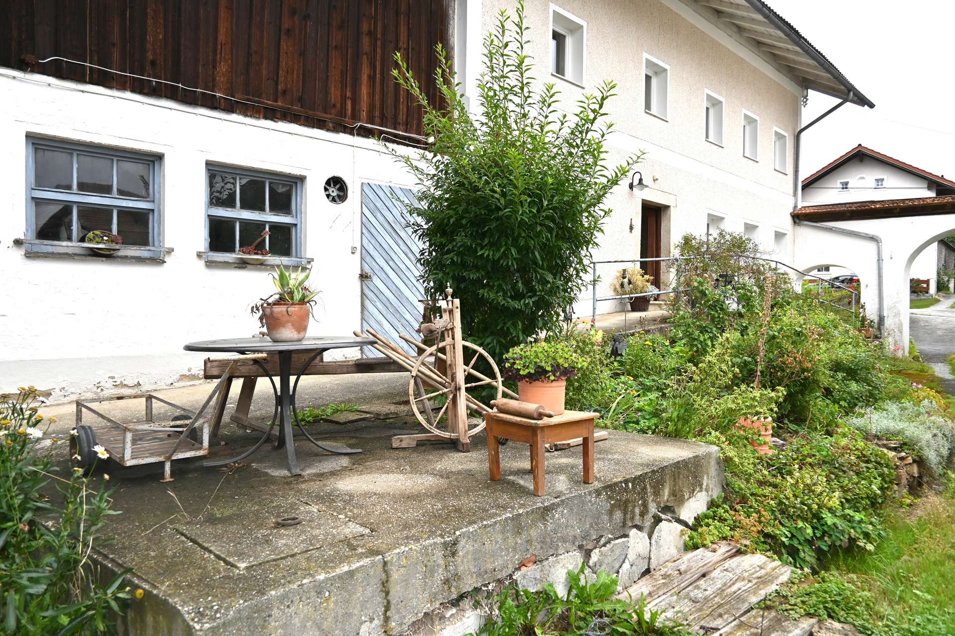 Uriges Bauernhaus mit Stall und Stadl! Landwirtschaftsfläche inklusive! in Perlesreut