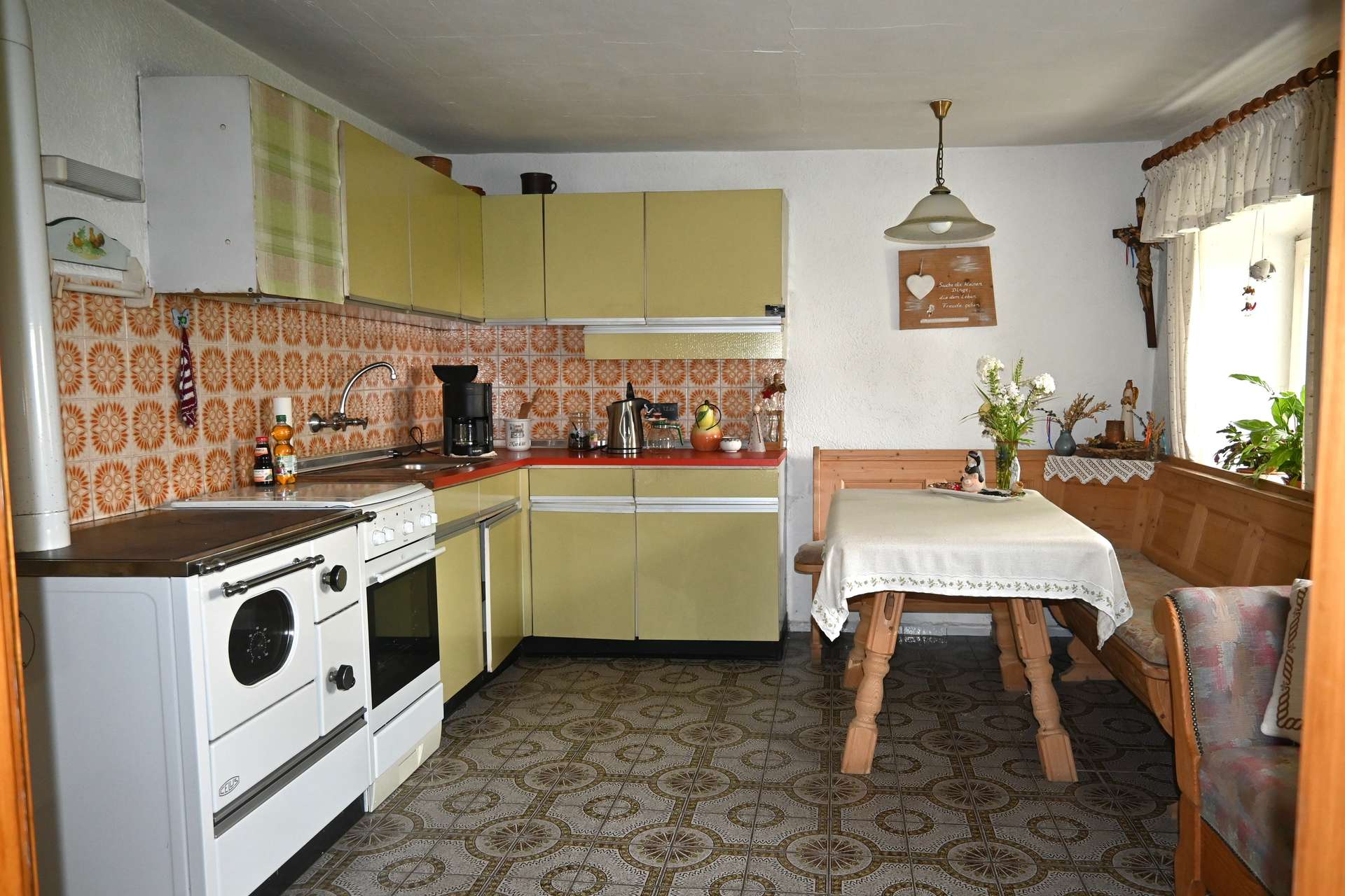 Uriges Bauernhaus mit Stall und Stadl! Landwirtschaftsfläche inklusive! in Perlesreut