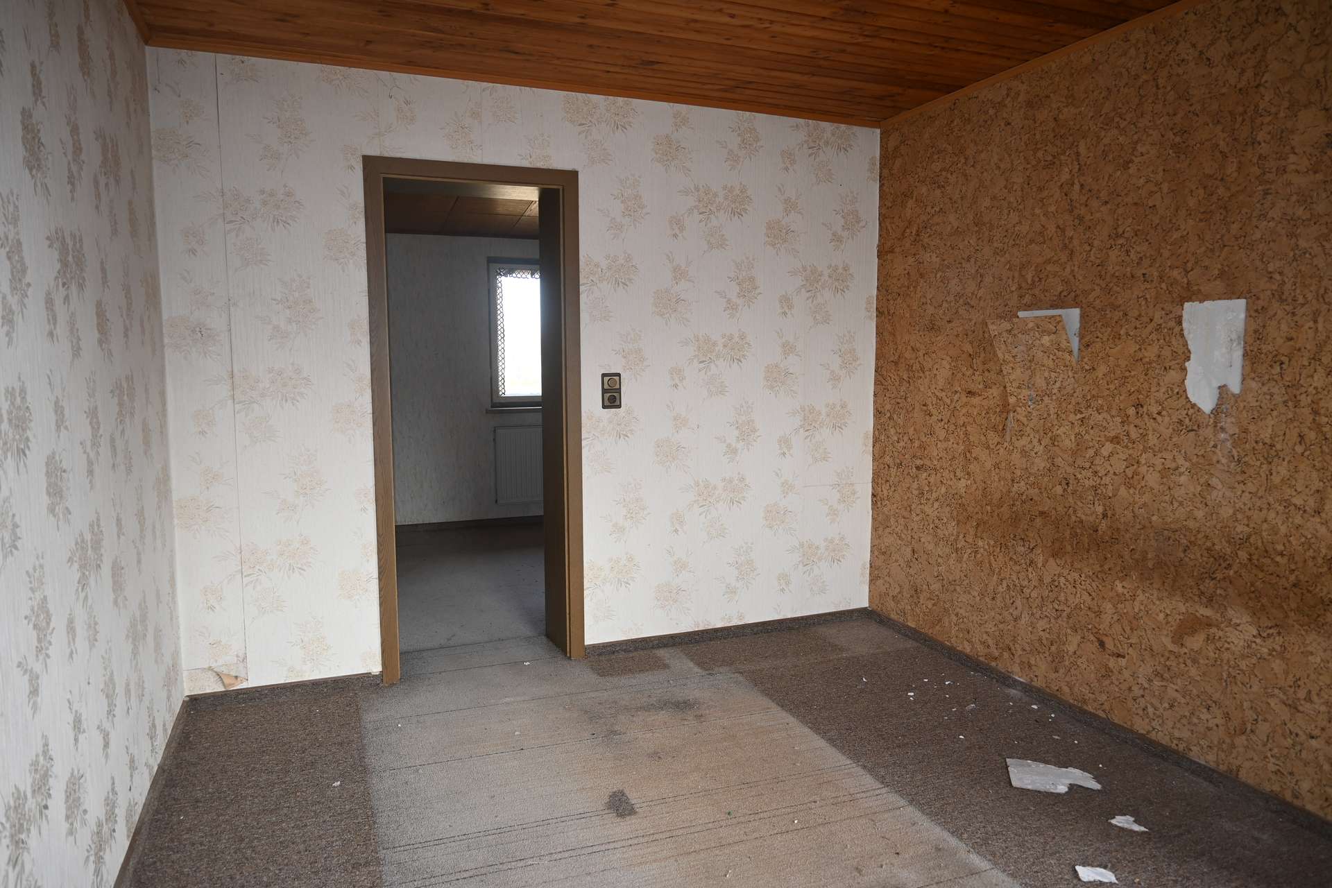 Abriss oder Sanierung? EFH auf 920 m² Grund in Moos! in Moos