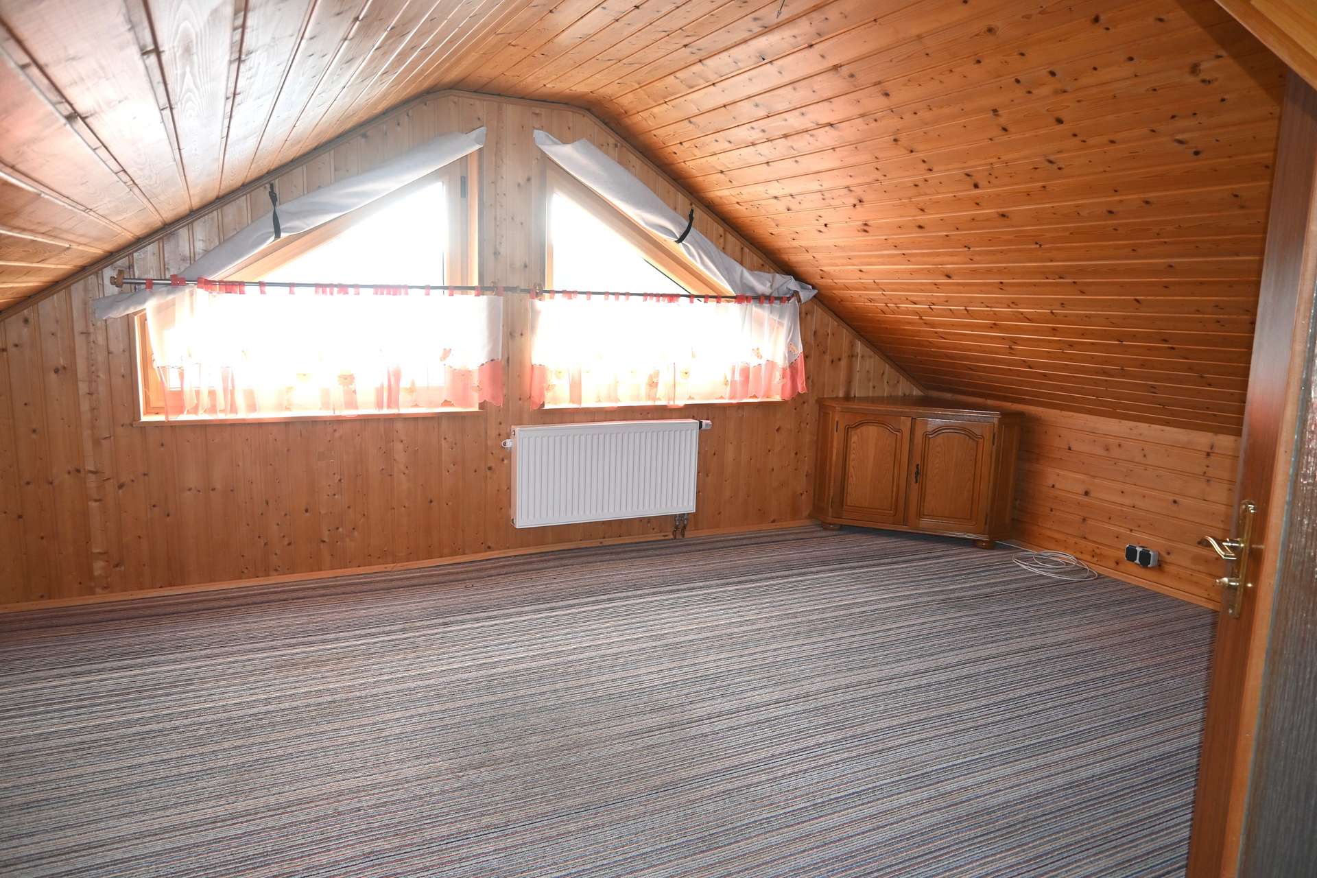 Geräumiges Reihenmittelhaus mit Garage und Garten - nur 298.000 EUR! in Pocking
