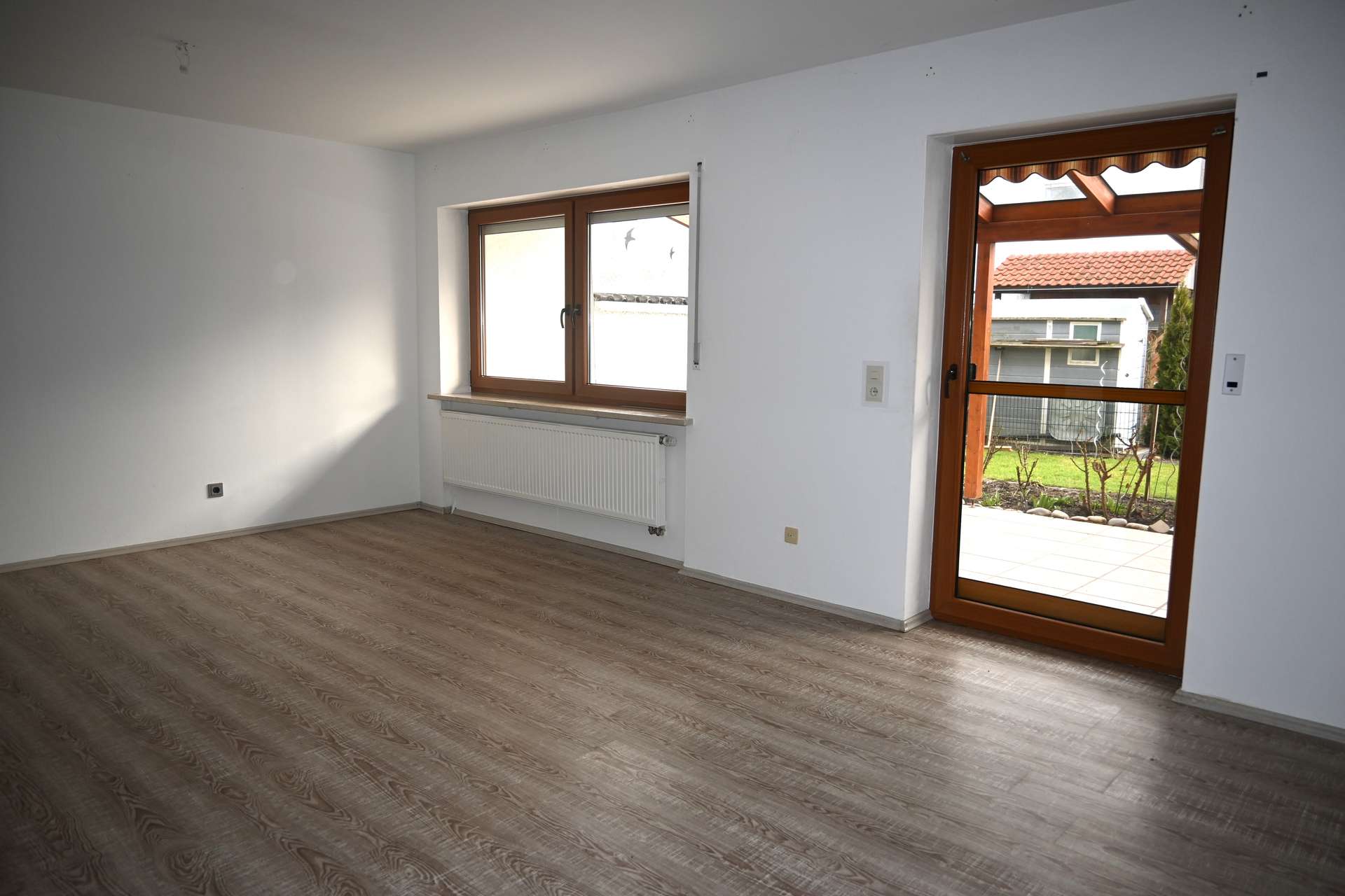 Geräumiges Reihenmittelhaus mit Garage und Garten - nur 298.000 EUR! in Pocking